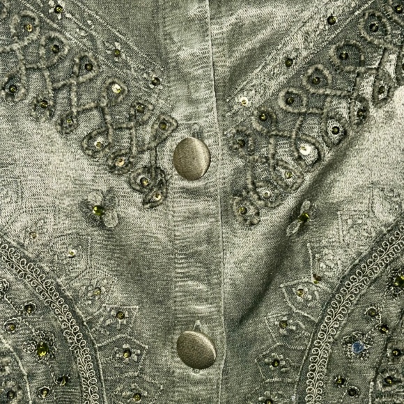 NWOT Beautifully embroidered green jacket with sequins - Picture 8 of 13